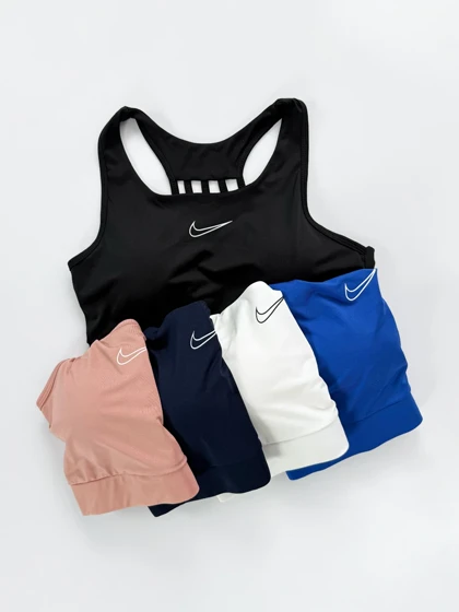 نیم‌تنه کاپ‌دار ورزشی فلامنت پشت قهرمانی بندی نایکی Nike