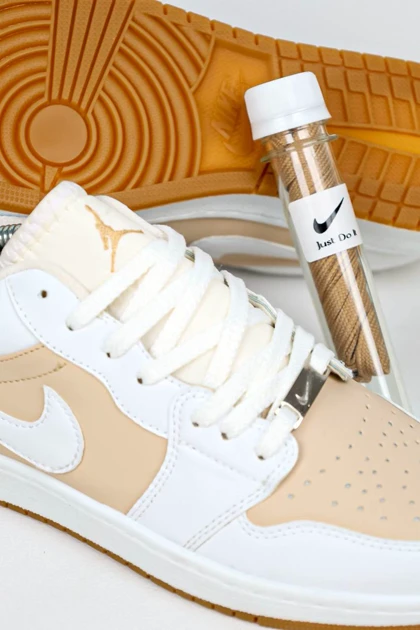 کتانی مردانه جردن 1سفید کرم