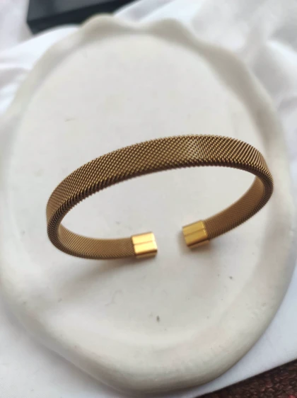 بنگل طلایی حصیری