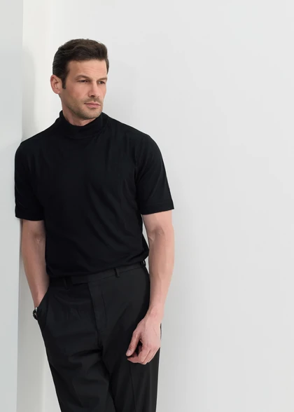 تیشرت Mock Neck