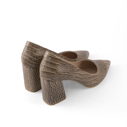 منط کفش پاشنه‌بلند zb3a1203271522040283100100360