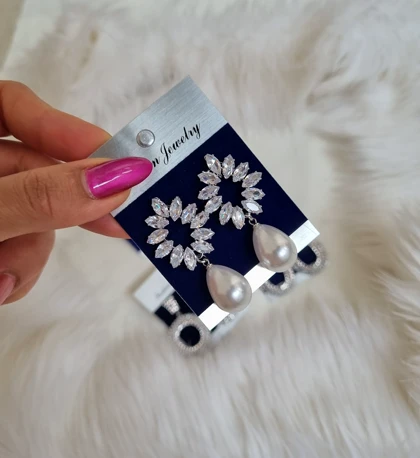 گوشواره جواهری نگین باگت