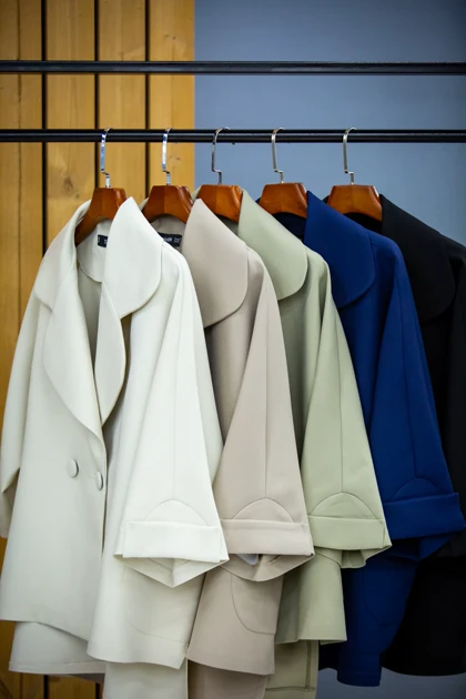 مانتو مازراتی کجراه سارینا