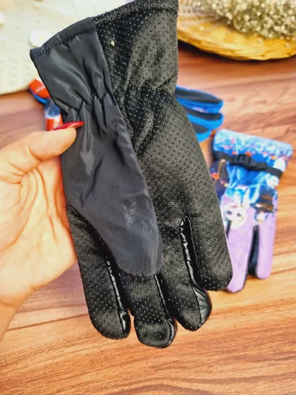 دستکش السا و آنا