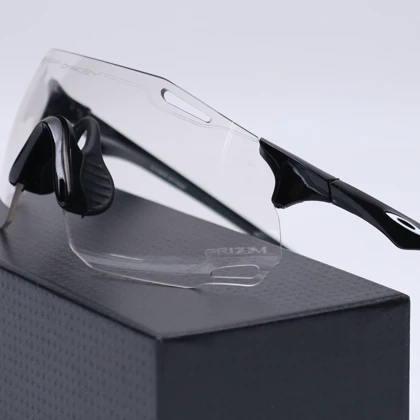 عینک از برند OAKLEY کد 181437