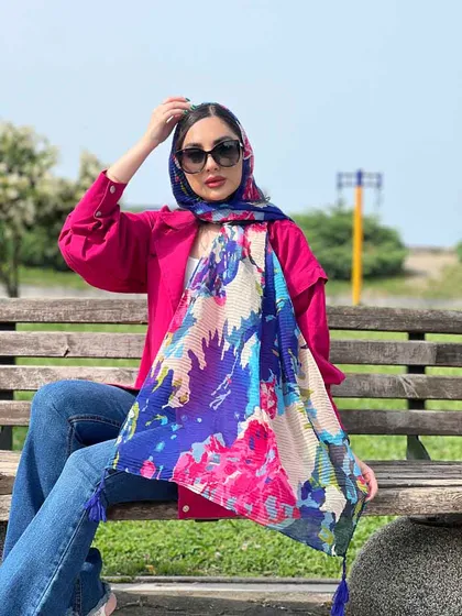 شال حریرنخ پلیسه طرح دار گل
