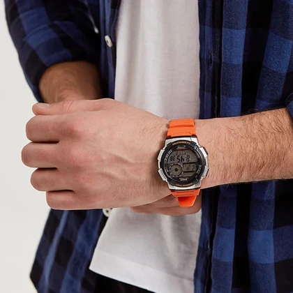 ساعت دیجیتال مردانه کاسیو مدل Casio AE-1000W-4BV با عمر باتری 10 ساله و ساعت جهانی