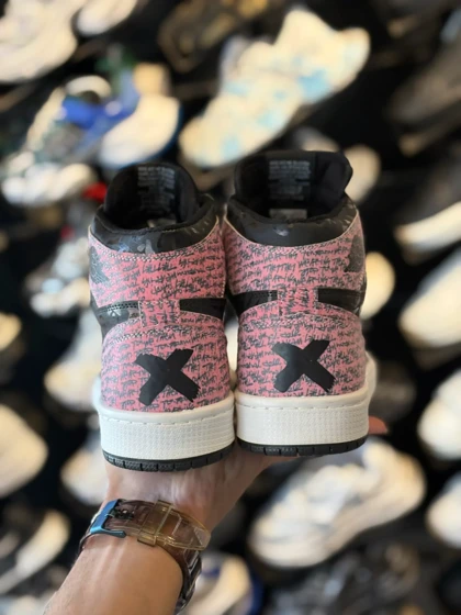 جردن ساق‌دار کاستوم مشکی صورتی