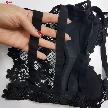 کراپ تاپ زنانه ماییلدا مدل گل‌گلی گیپوری کد 5474-1837