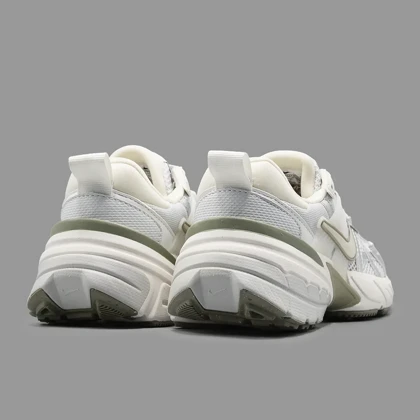 نایکی وی تو کی سفید پسته ای Nike V2K Run White Light Green