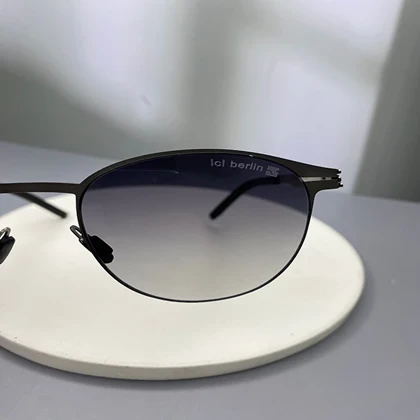 عینک آفتابی آیس‌برلین با فریم تیتانیوم و لنز پلی‌کربنات UV400 نشکن ic! berlin Titanium