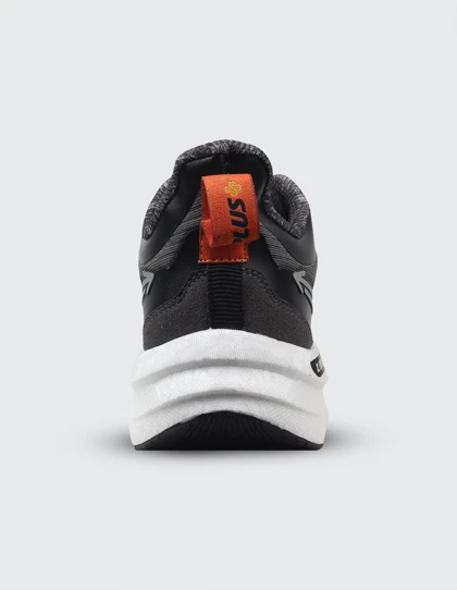 کفش دویدن مردانه نایکی Target M