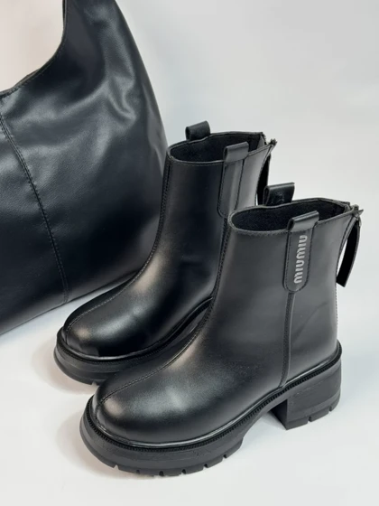 نیم بوت بغل میو 104