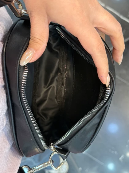 کیف پاسپورتی دخترانه برند کلوین کلاین