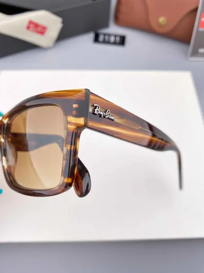 عینک آفتابی ری‌بن مدل RB2191