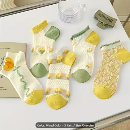پک جوراب نازک فانتزی گل‌دار سبز و زرد نازک و فانتزی