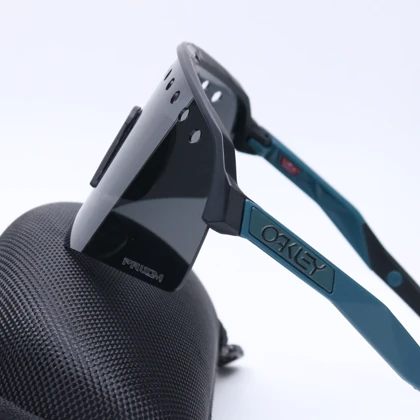 عینک کاور دار برند OAKLEY کد 181344
