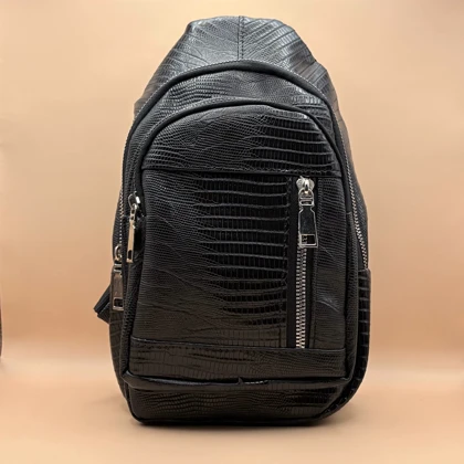 بادی بگ چرم مشکی طرح خطی