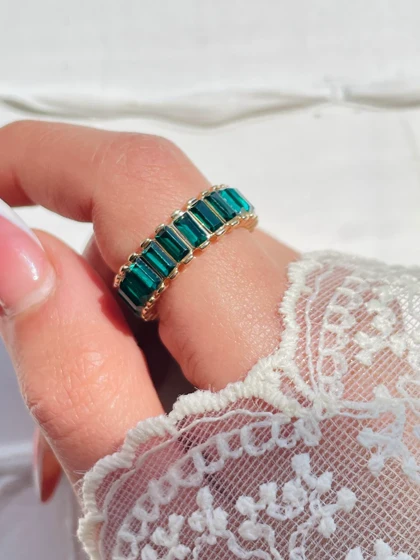 انگشتر جواهری سبز زمردی