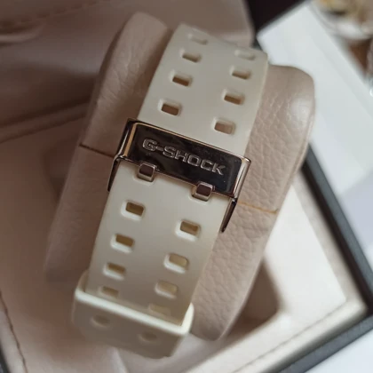 ساعت مچی اسپرت طرح جیشاک 110 رنگ سفید