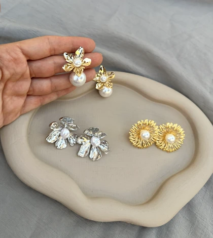 گوشواره گل مروارید طلایی