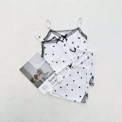 ست زنانه تاپ و شورتک