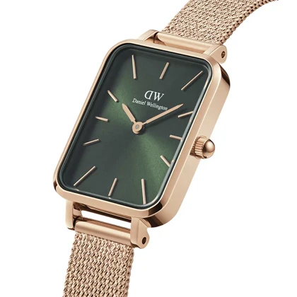 ساعت DW زنانه مستطیلی رزگلد بند حصیری صفحه سبز DW-5419-L