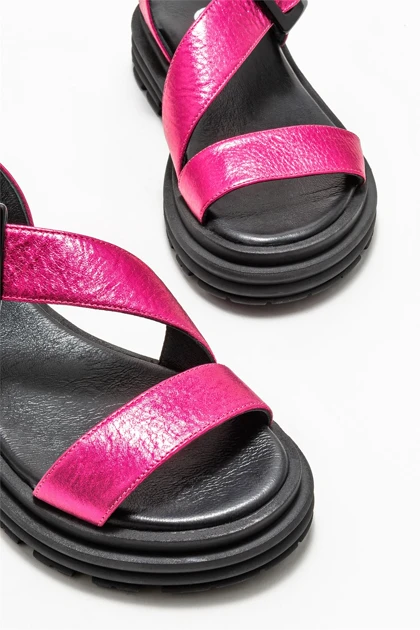 صندل اسپرت زنانه اله elle