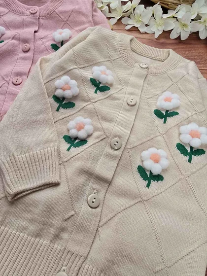 ژاکت بافت طرح گل بابونه