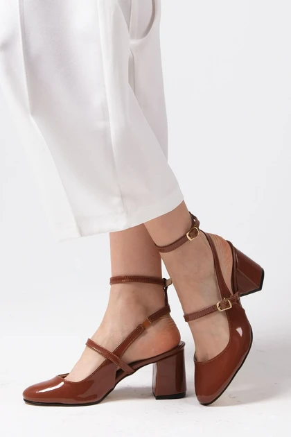 کفش پاشنه‌بلند کلاسیک زنانه میوگوستو mio-gusto