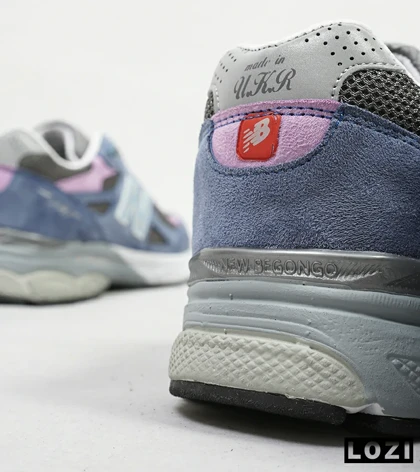 کفش کتانی سرمه ای صورتی NEW BALANCE 990