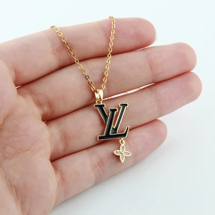 گردنبند دخترانه مدل LV آویز دار