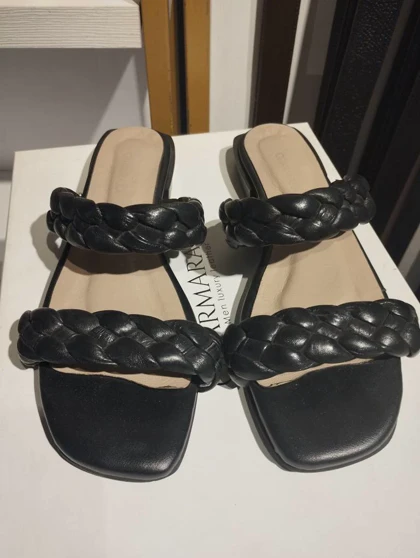 صندل چرم زنانه مشکی