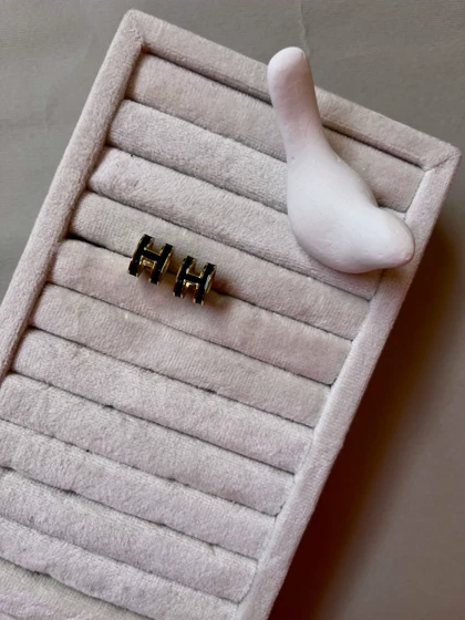 گوشواره میخی هرمس