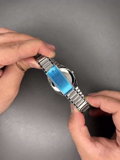 ساعت مچی امگا سیمستر نوستالژی بند سیلور صفحه زرد Omega Seamaster