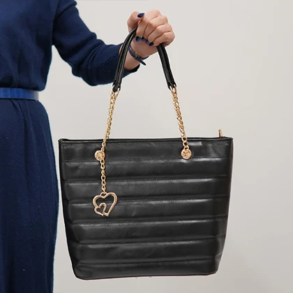 کیف زنانه فانتزی مشکی راه راه کیف دستی شیک با بند زنجیری طلایی