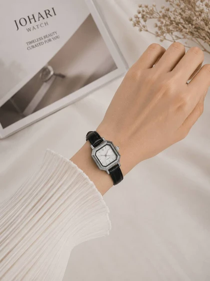 ساعت مچی زنانه مربع چرمی کد W460