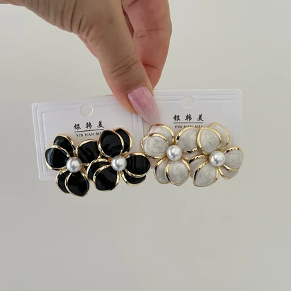 گوشواره زنانه گل مرواریدی کد 621