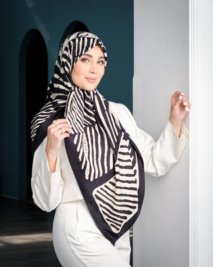 روسری ابریشم ژاکارد Chanel (قواره 140) 30130