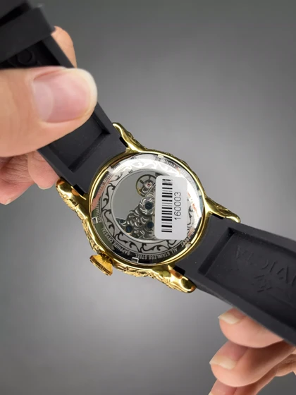 ساعت مچی اینویکتا مدل یاکوزا قاب طلایی بند مشکی INVICTA Yakuza