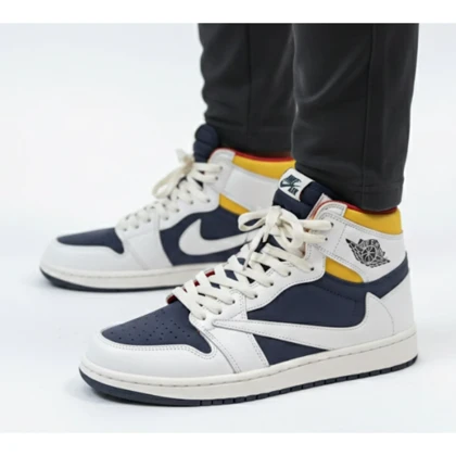 کتانی مردانه ترویس ساق‌دار سرمه ای سفید