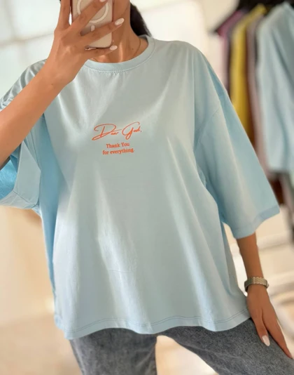 تیشرت باکسی زنانه گلدوزی شده طرح god