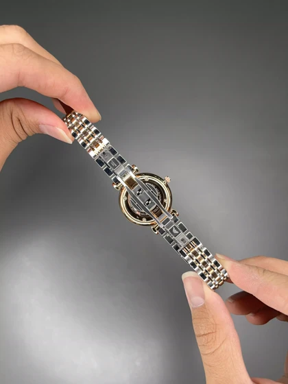 ساعت مچی امپریو آرمانی بند سیلور رزگلد صفحه نگین‌دار Emporio Armani