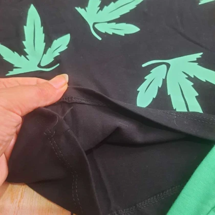 کراپ شلوارک مشکی طرح برگ