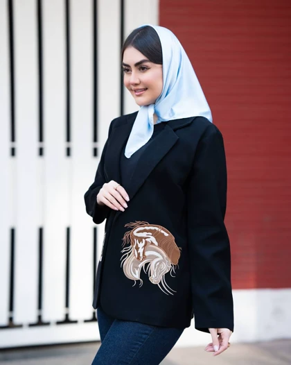 کت «هرمس» با رنگ مشکی از کالکشن بهار 1405