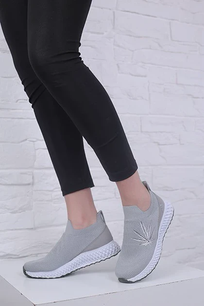 کفش اسپرت زنانه جوآنا