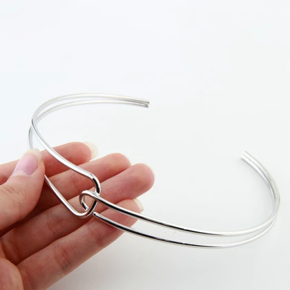 طوق زنانه مدل پیچی دولاین