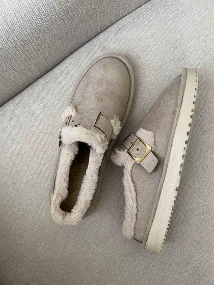 UGG سگک دار