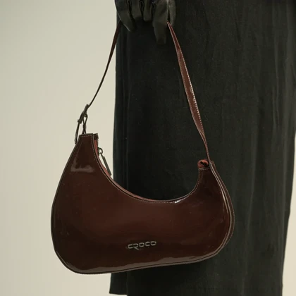 کیف هوبو زنانه چرم کروکو مدل wb1006