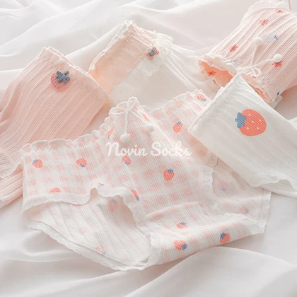 شورت طرح Sweet strawberry (سایز 38 الی 42)